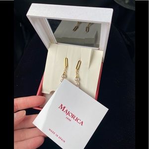 Brand new Majorica paper clip-pearl earrings